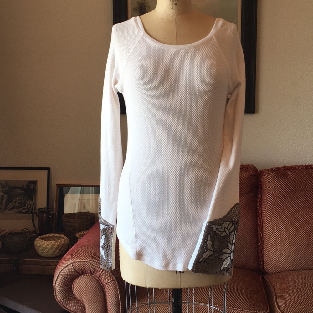 🎉HPD💰Free people cream Long sleeve T-shirt.